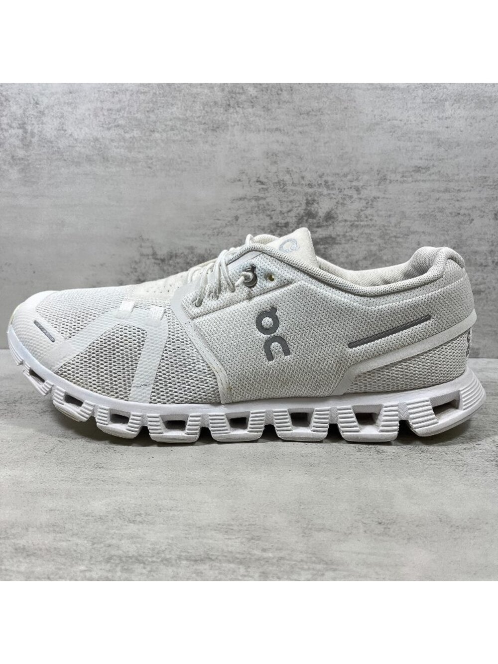 On Cloud 5 Running Shoes - Men's Size 9.5 - White